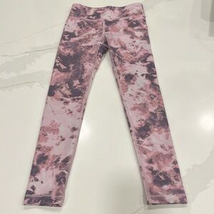 Girls Athleta leggings. Size 7, some wear on right knee